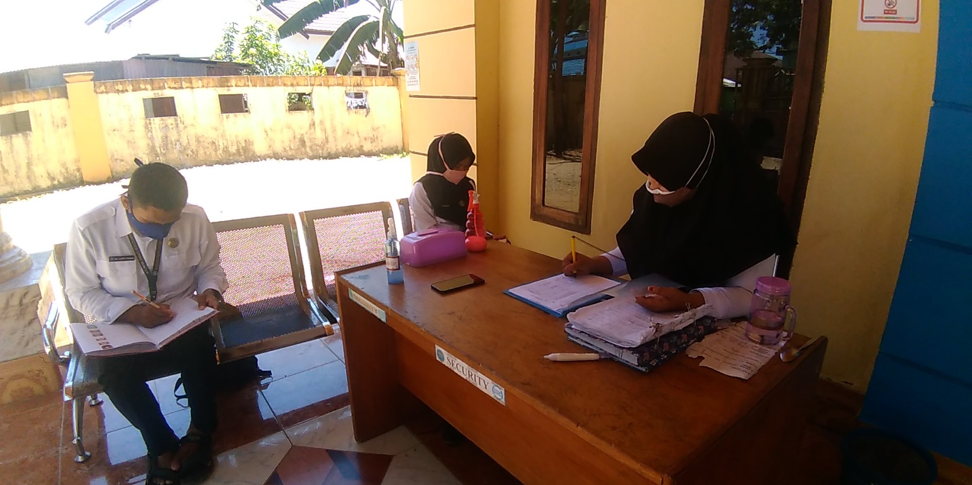 Jadilah Pahlawan Saat Pandemi Global, Dengan Physical Distancing dan PHBS