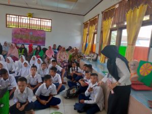 Kampanyekan Rehabilitasi, BNN Kab. Gorontalo Utara Bagi-Bagi Leaflet Kampanyekan Rehabilitasi, BNN Kab. Gorontalo Utara Bagi-Bagi Leaflet