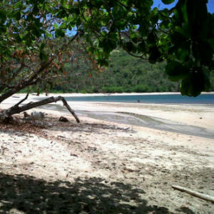 Rekomendasi Tempat Wisata Pantai di Gorontalo Utara Selain Pulau Saronde