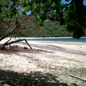 Rekomendasi Tempat Wisata Pantai di Gorontalo Utara Selain Pulau Saronde