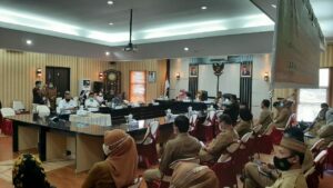 Kepala BNNK Gorontalo Utara Dr. Ibrahim Paneo,M.Kes Bertindak Sebagai Pembanding Umum dalam Diseminasi Hasil Penelitian Disertasi Ridwan Yasin