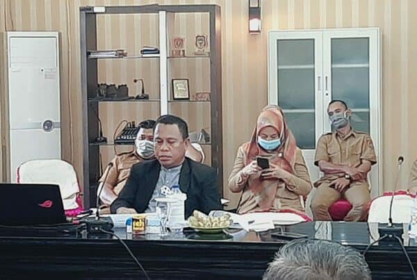 Kepala BNNK Gorontalo Utara Dr. Ibrahim Paneo,M.Kes Bertindak Sebagai Pembanding Umum dalam Diseminasi Hasil Penelitian Disertasi Ridwan Yasin