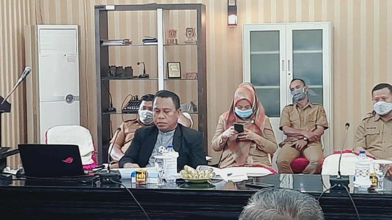Kepala BNNK Gorontalo Utara Dr. Ibrahim Paneo,M.Kes Bertindak Sebagai Pembanding Umum dalam Diseminasi Hasil Penelitian Disertasi Ridwan Yasin