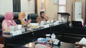 Kepala BNNK Gorontalo Utara Dr. Ibrahim Paneo,M.Kes Bertindak Sebagai Pembanding Umum dalam Diseminasi Hasil Penelitian Disertasi Ridwan Yasin