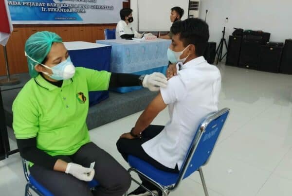 Sejumlah Pegawai di Lingkungan BNN Provinsi Gorontalo Jalani Vaksinasi Massal