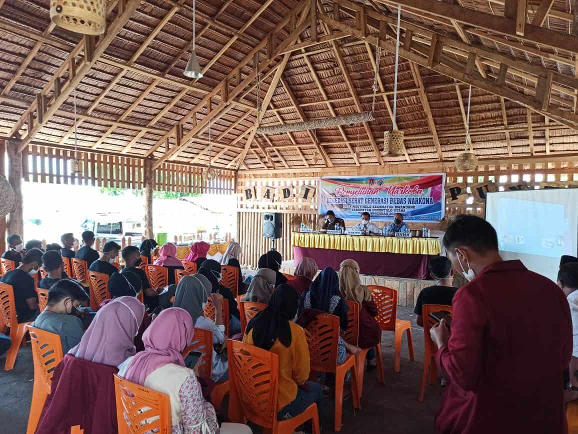 Mahasiswa KKN UNG Bersama Perangkat Desa dan Masyarakat Desa Mootinelo Ikut Penyuluhan Narkoba