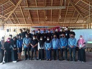 Mahasiswa KKN UNG Bersama Perangkat Desa dan Masyarakat Desa Mootinelo Ikut Penyuluhan Narkoba
