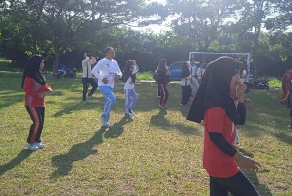 Kampanyekan Hidup 100 Persen Tanpa Narkoba, Kepala BNN Kab. Gorontalo Utara Lakukan Penanaman 1000 Pohon dan Senam Sehat Bersama Mahasiswa KKN UNG Serta Masyarakat