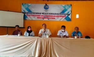 Ciptakan Lingkungan Kerja Yang Bersih Narkoba, Mahasiswa KKN UNG Tematik Gelar Sosialisasi Narkoba Sekaligus Test Urine Bagi Aparat Desa Molingkapoto