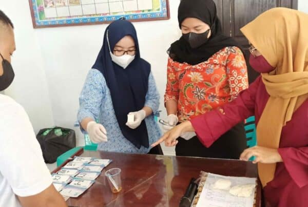Antisipasi Penyalahgunaan Narkotika, Rema Muda Desa Pontolo dan Perangkat Desa Cisadane Di Test Urine