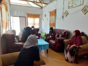 Door to Door, Mahasiswa KKN Tematik UNG Tahun 2021 Bersama Relawan Desa Tutuwoto, Sosialisasikan Bahaya Narkoba Kepada Masyarakat