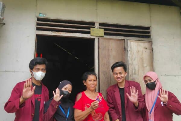 Door to Door, Mahasiswa KKN Tematik UNG Tahun 2021 Bersama Relawan Desa Tutuwoto, Sosialisasikan Bahaya Narkoba Kepada Masyarakat