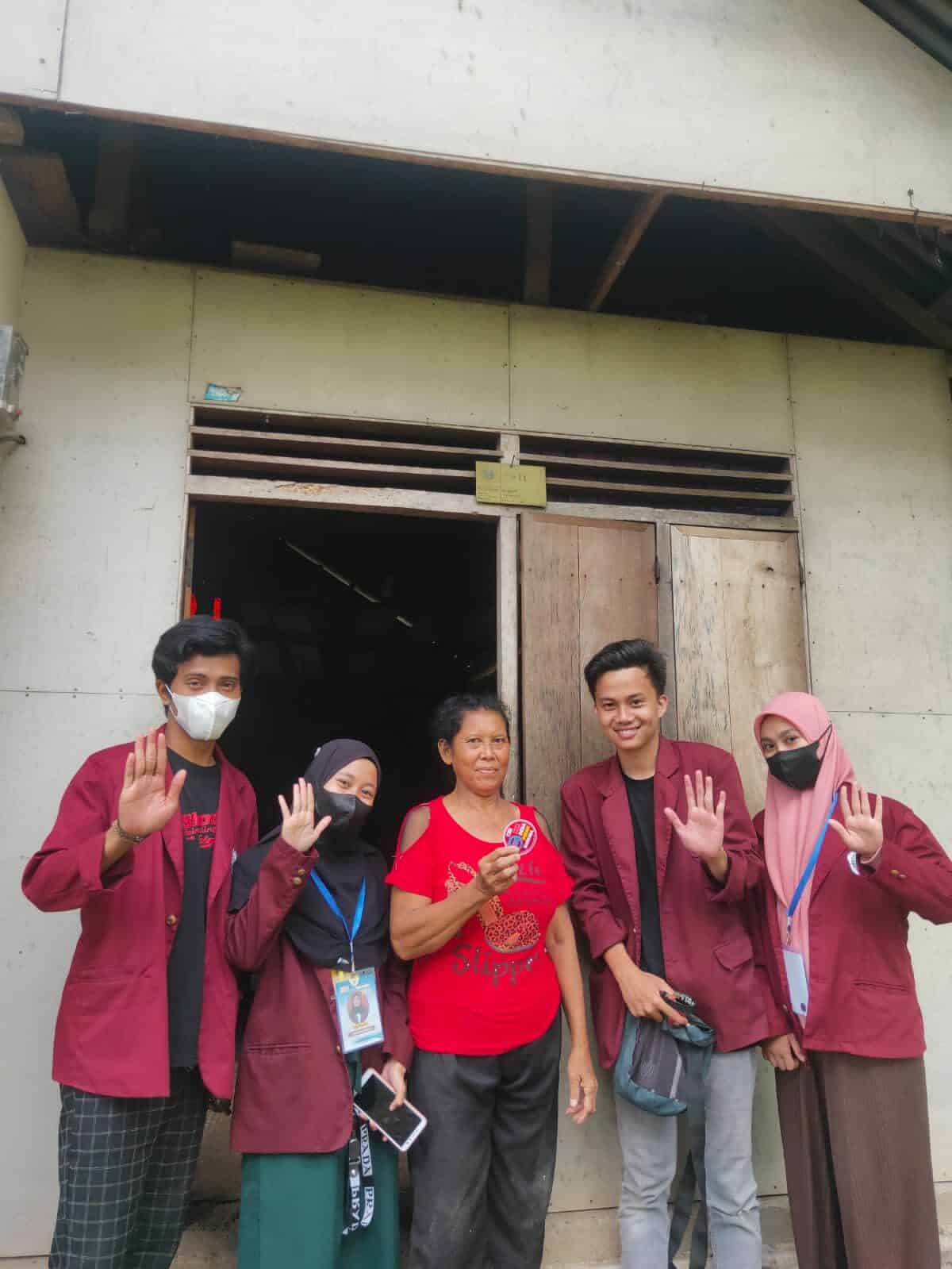 Door to Door, Mahasiswa KKN Tematik UNG Tahun 2021 Bersama Relawan Desa Tutuwoto, Sosialisasikan Bahaya Narkoba Kepada Masyarakat