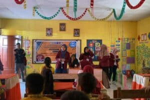 Ajarkan PHBS Tanpa Narkoba Sejak Dini, Mahasiswa KKN UNG Desa Dumolodo Sambangi SDN 3 Gentuma Raya