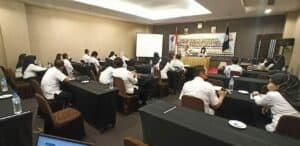 Kepala BNNP Gorontalo Ir. Sukandar Buka Rapat Kajian Kepuasan